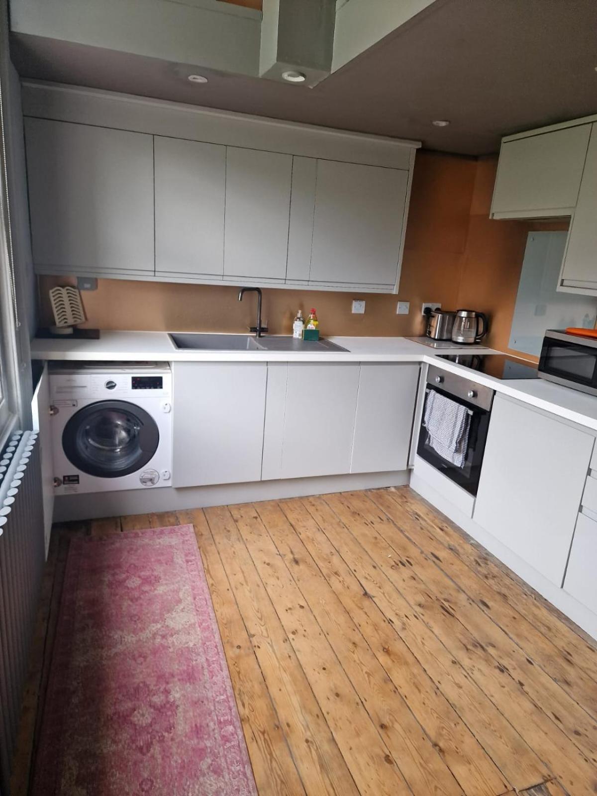 22 Stunning Large Loft - Great Location - Free Onsite Parking - Garden View- Quiet Apartment Brighton Exterior photo